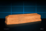 Essenza: Yellow Pine. Lungh. Est. 200,00 – Largh. Est. 65,50 – Alt. Est. 44,50 Lungh. Int. 190,00 – Largh. Int. 55,00 – Alt. Vas. 27,50 Cofano di prezzo interessante che però mette a disposizione Linee e finiture di gamma alta con un legno altamente scenografico.